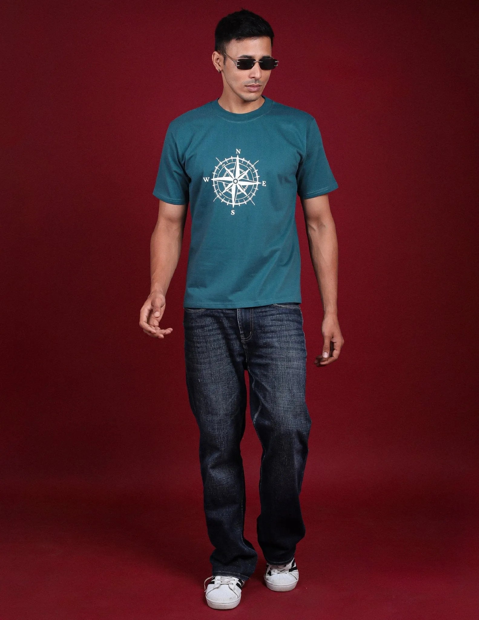 Explore The World Aesthetic Minimalist Oversized Compass T-Shirt